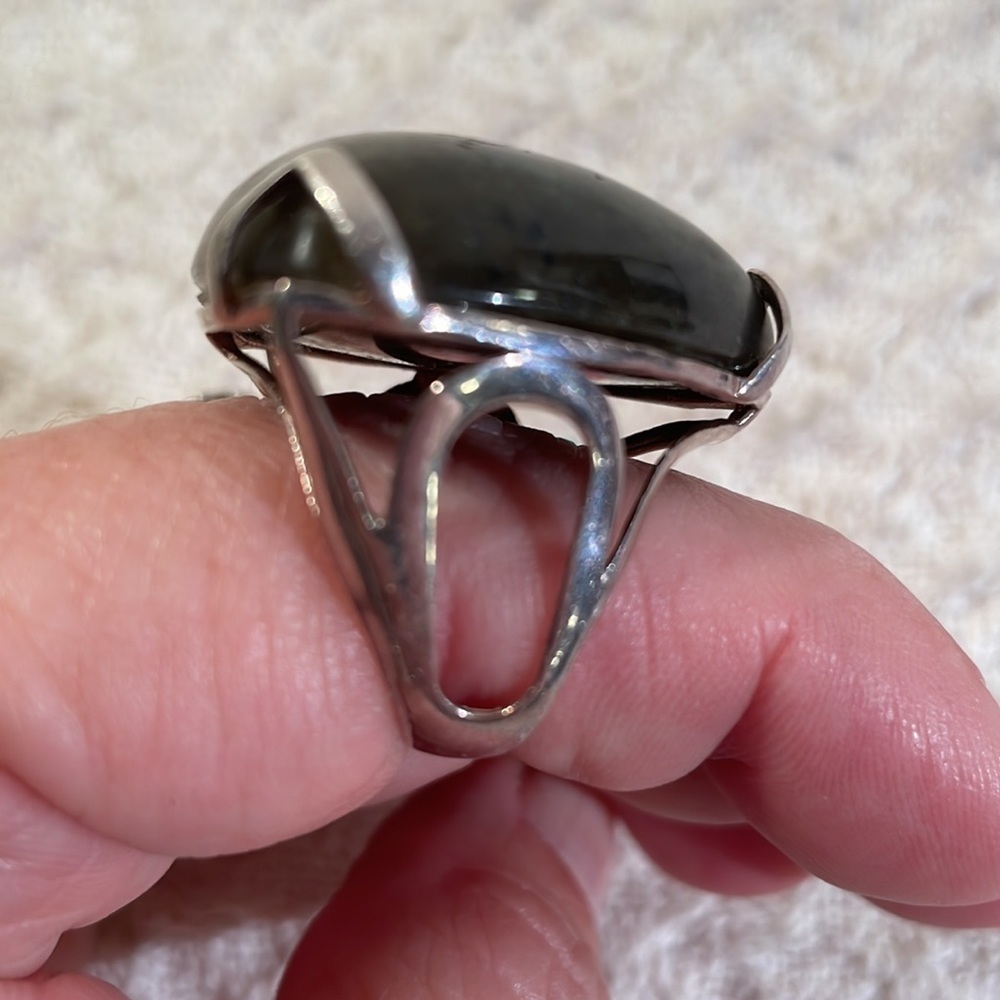 Big Bold Beautiful Labradorite Triangular Stone C… - image 2